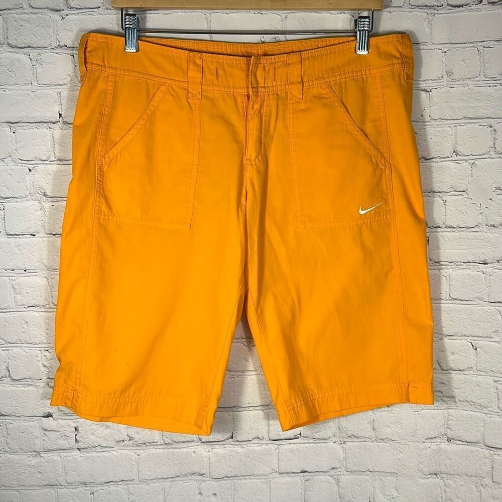 Nike Neon Orange Lightweight Bermuda Shorts size M Medium 254910-842